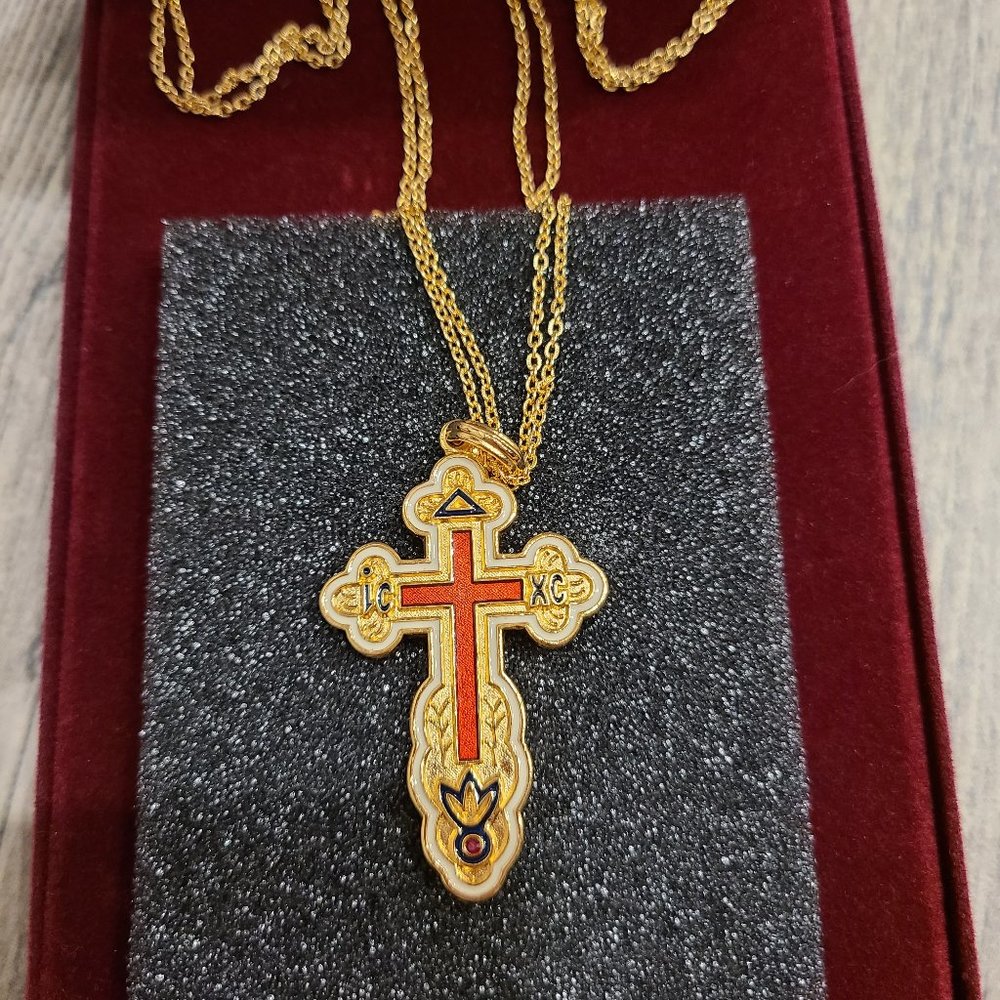 Camrose and Kross cross necklace - Picture 5 of 8